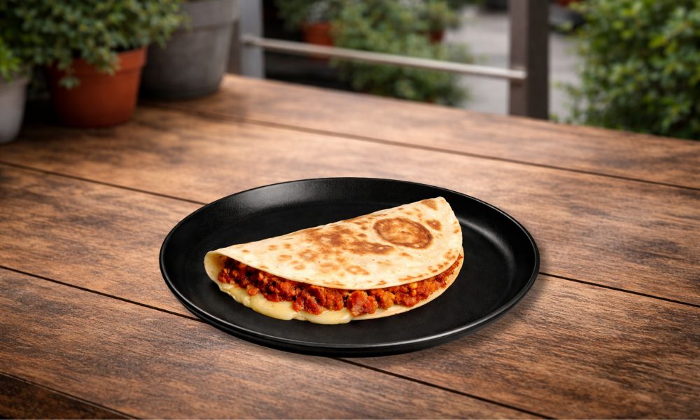 Quesadilla con chicharrón prensado